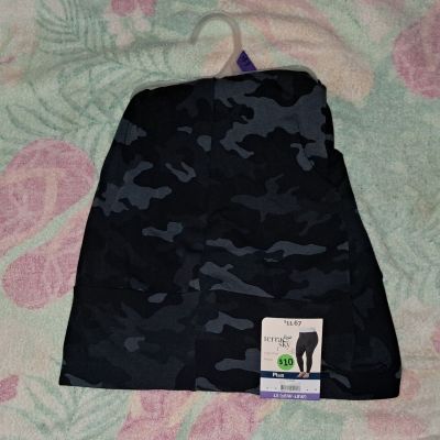 Plus Size Leggings Size 1X Black Grey Camo Stretchy Silky NWT Was $11.67+ SALE
